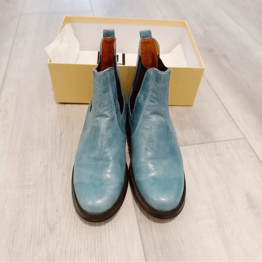Ultra comfortable genuine leather booties in turquoise NIB - Picture 4 of 5
